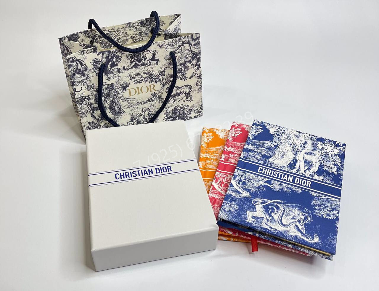 ежедневник dior. блокнот кристиан диор. записная книжка dior. зеркальце диор карманное. ежедневник christian dior.