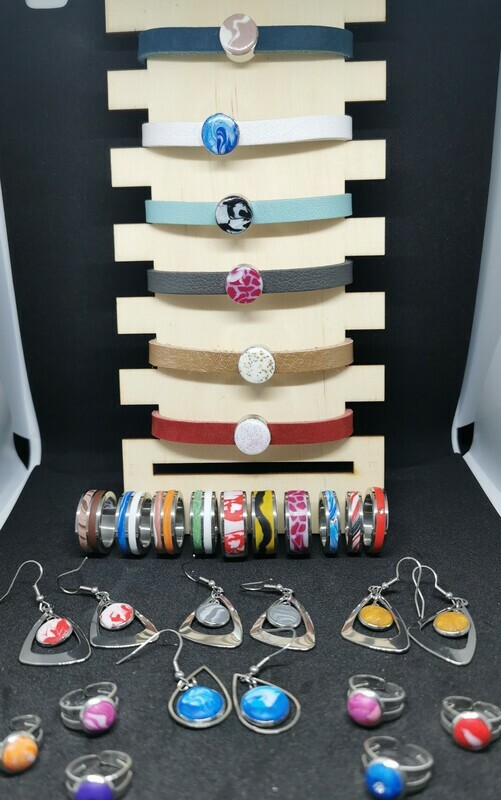 Schmuck - Ringe / Ohrringe / Armbänder