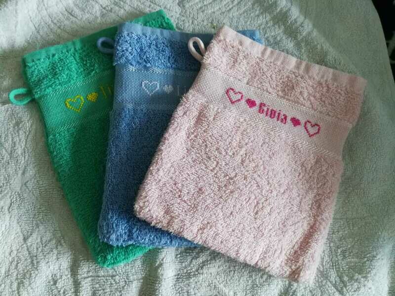 Waschhandschuh - personalisiert mit Kreuzstich