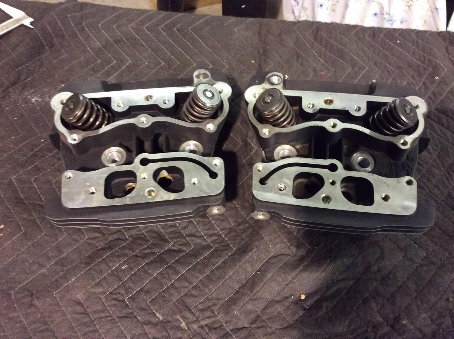 Twin Cam Heads with valves Pair 88ci OEM 1672399F/1672599R