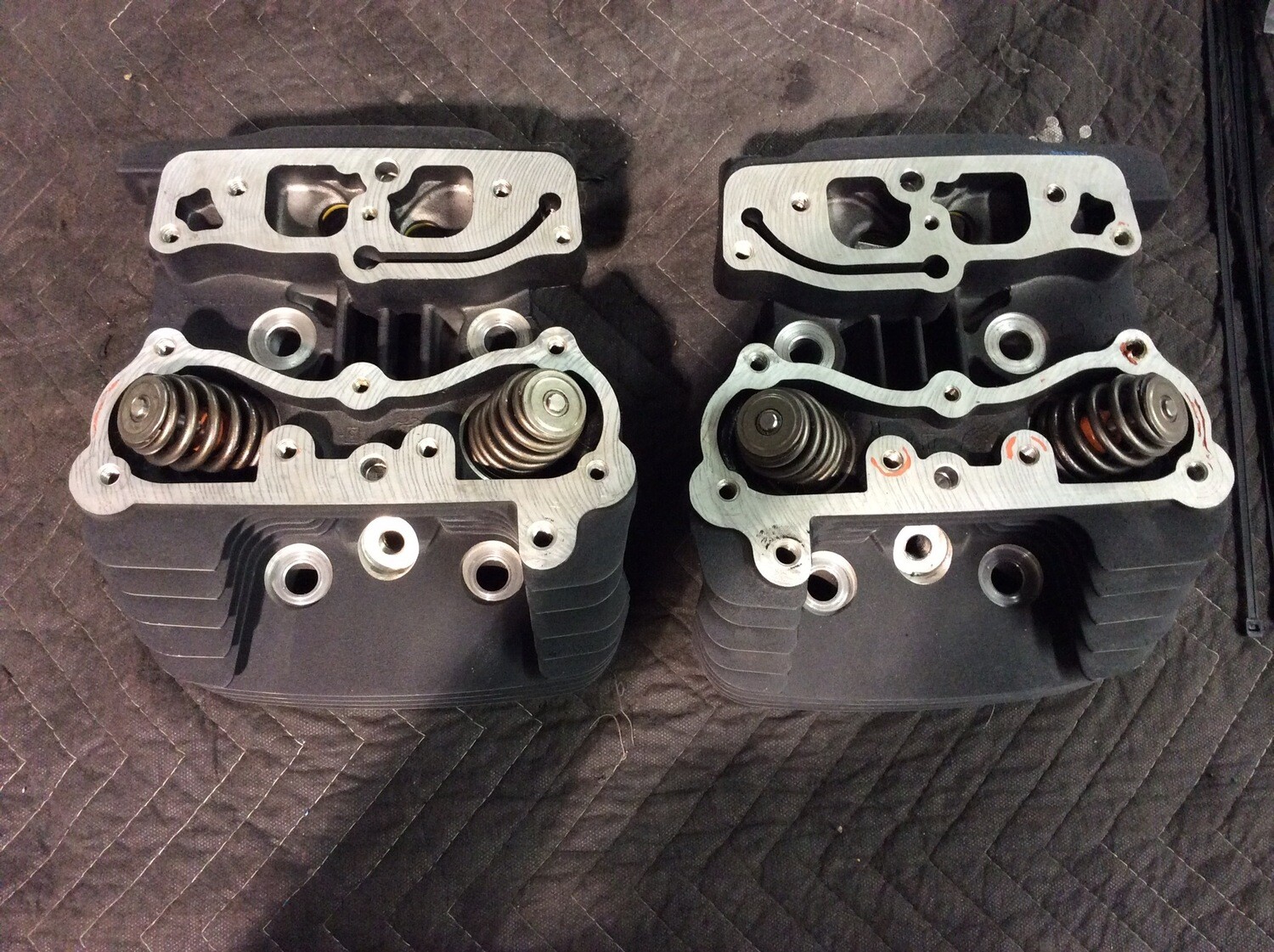 Harley Touring Dyna Softail Twin cam Engine Cylinder Heads 96ci Black