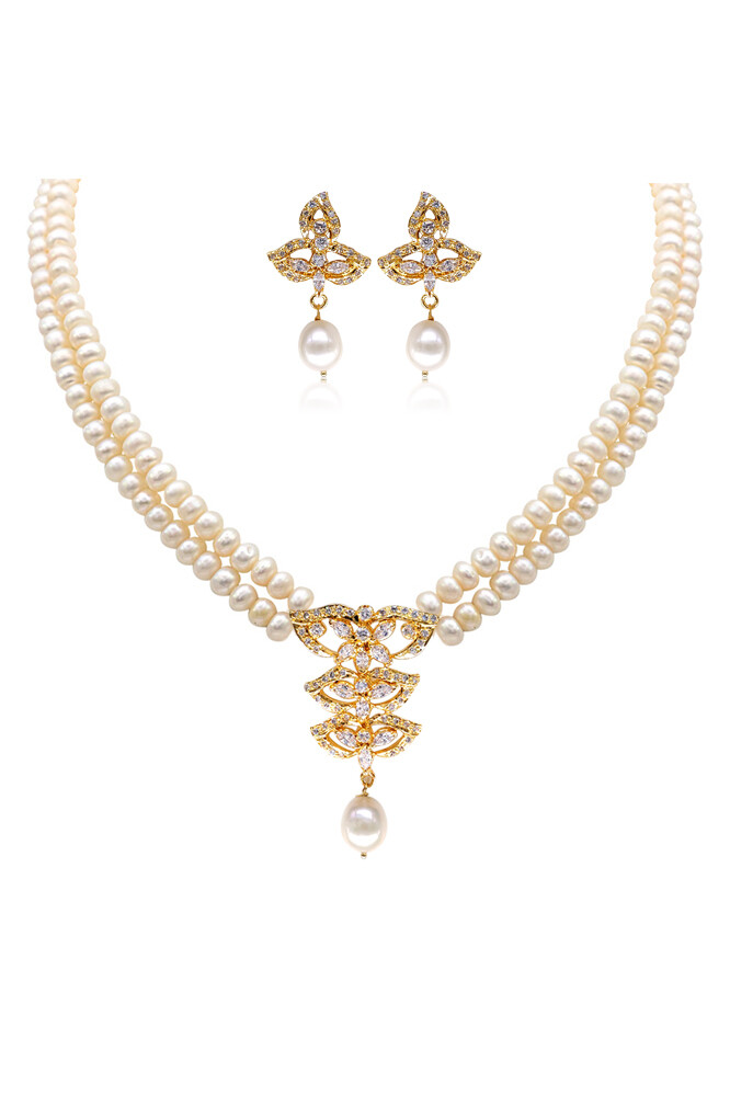 Beautiful Pearl Necklace set