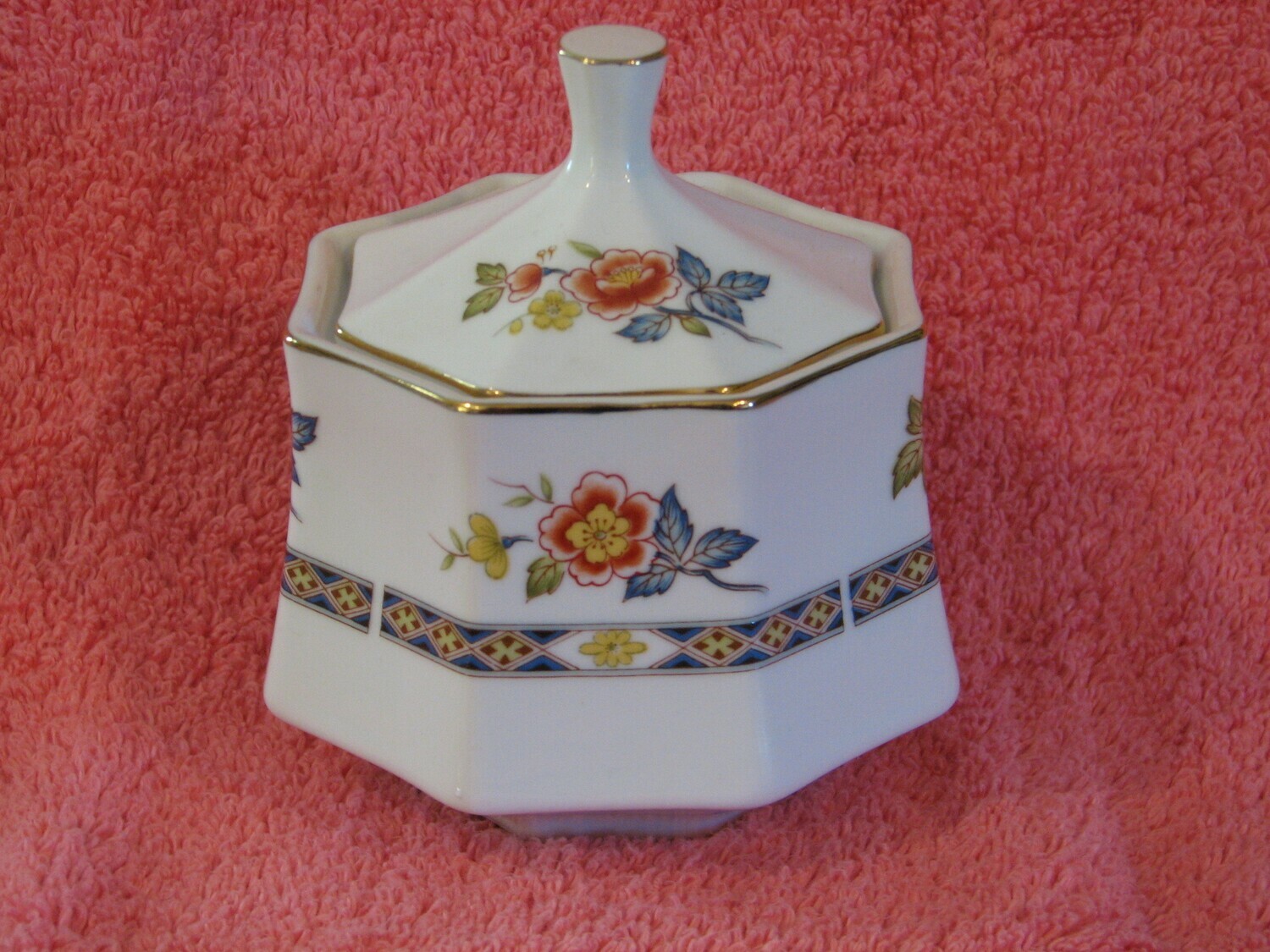 MOMOYAMA Fine China, Sugar Bowl W/Lid