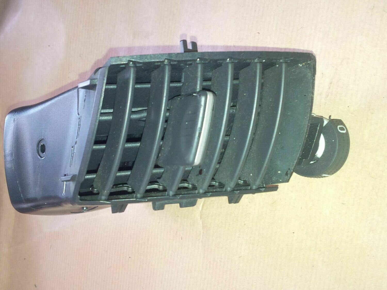 Air Vent Centre Console Left Side Vauxhall Zafira B 20052014 GM 13144401