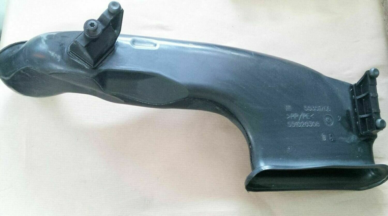 Air Intake Pipe Zafira B Z19DT 20052011 GM 55351756 & GM 551020308