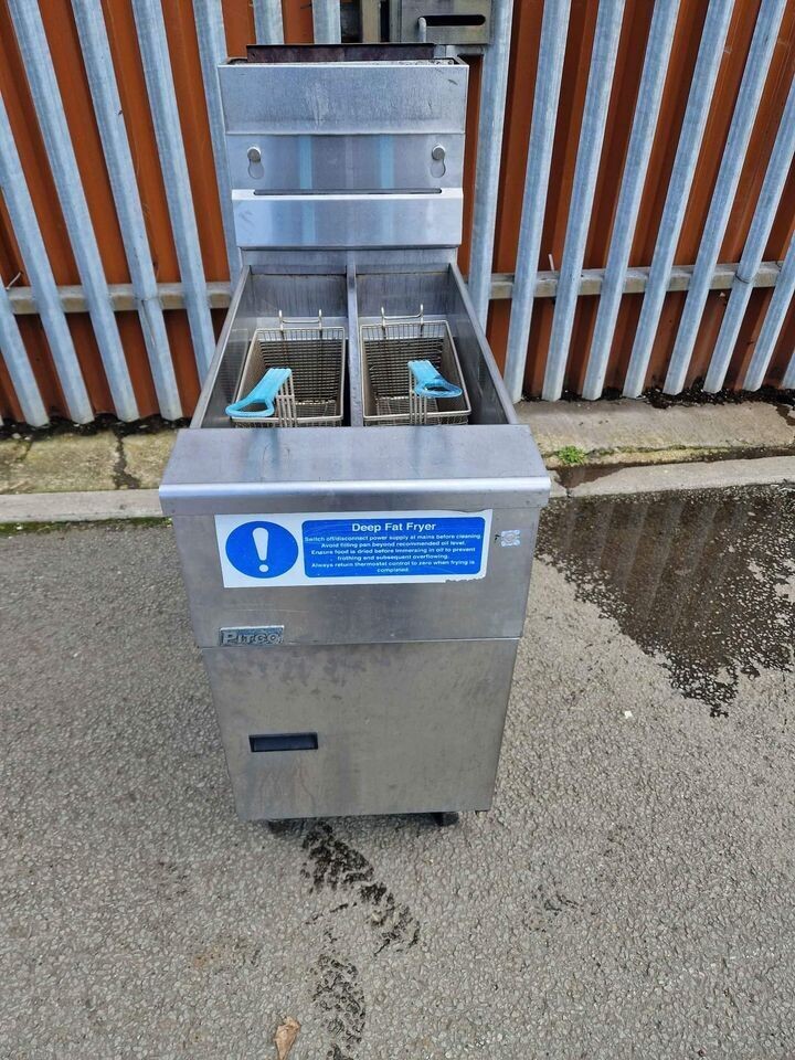 PITCO DOUBLE TANK GAS FRYER SG14TS