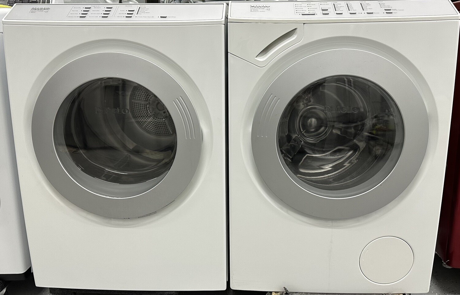 MIELE WASHER & DRYER SET 40/85428134 40/090549605
