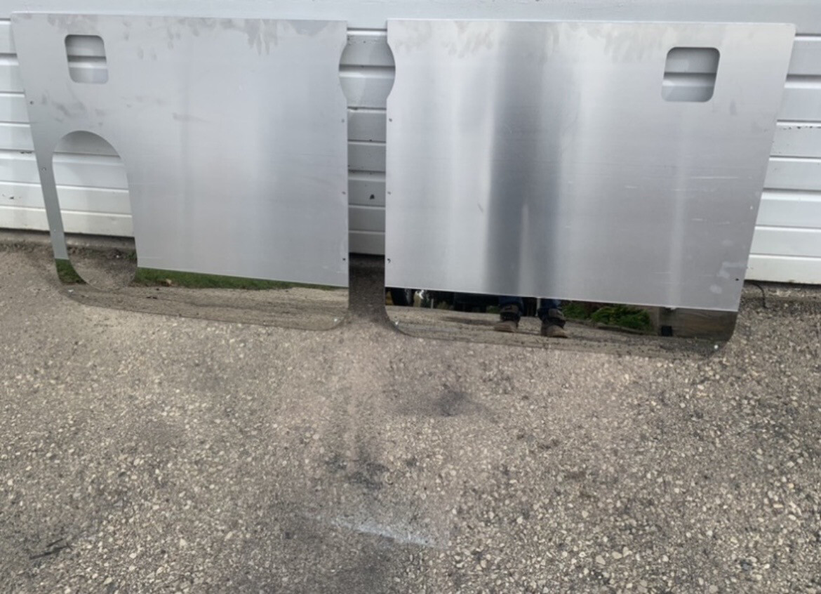 Peterbilt 379 Stainless Kick Bottoms