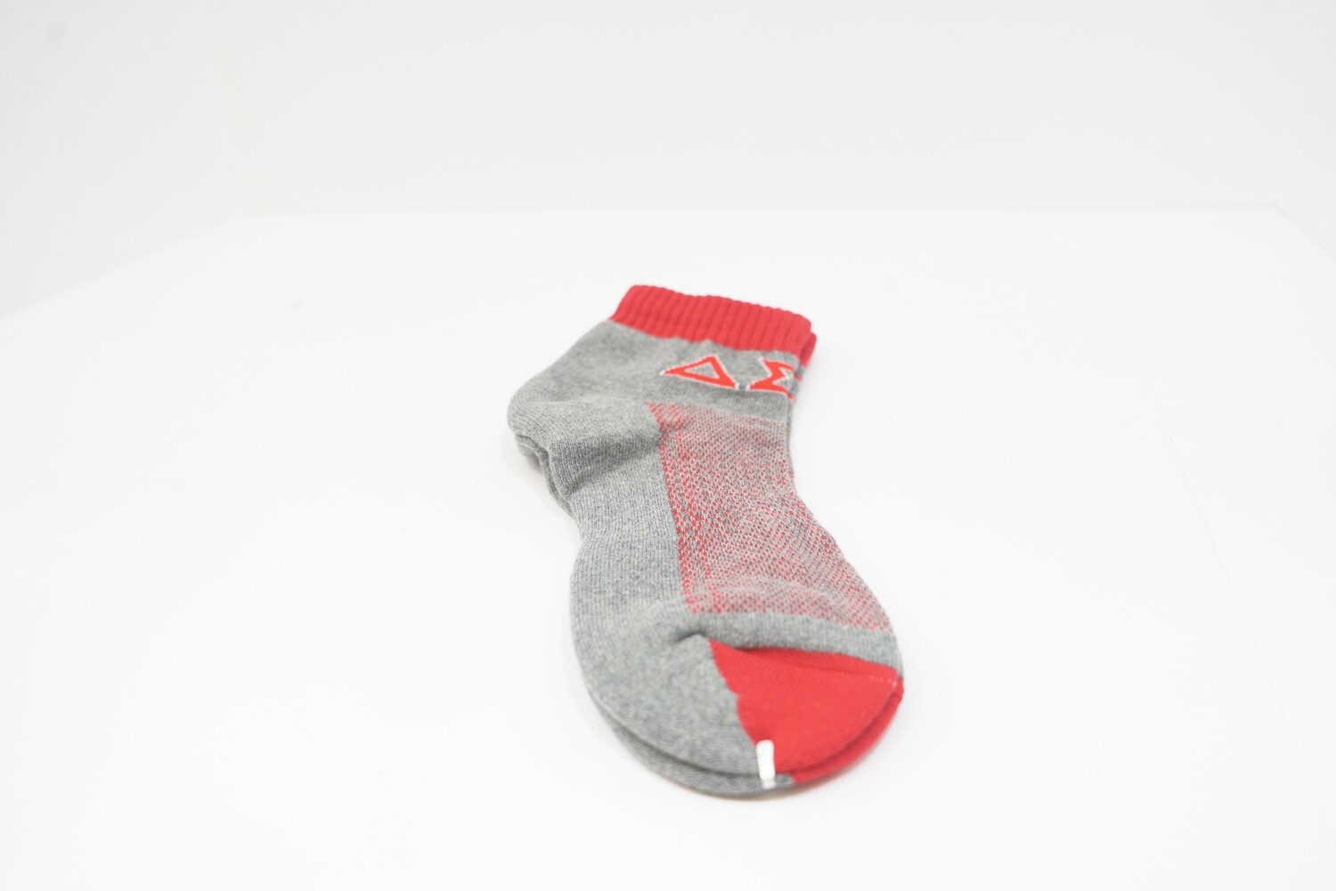 DELTA Grey Ankle Socks