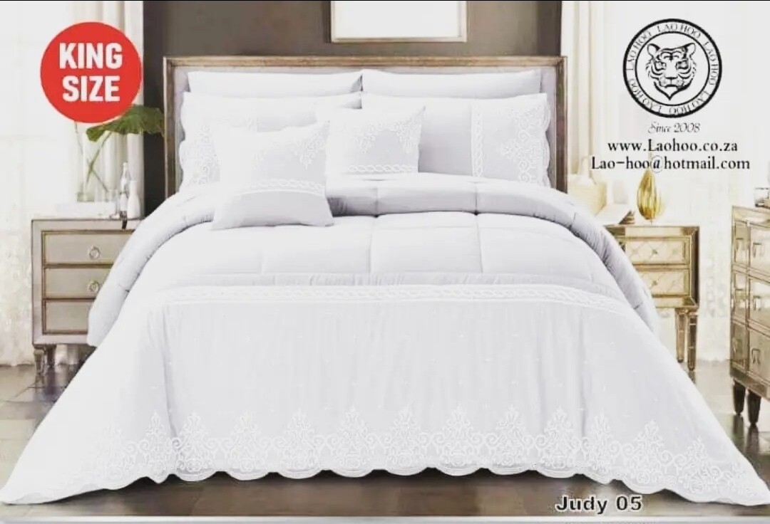 LACE COMFORTER SET