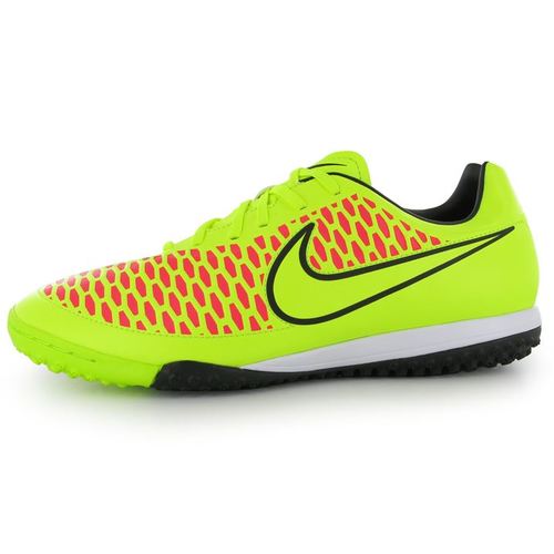 nike football trainers online