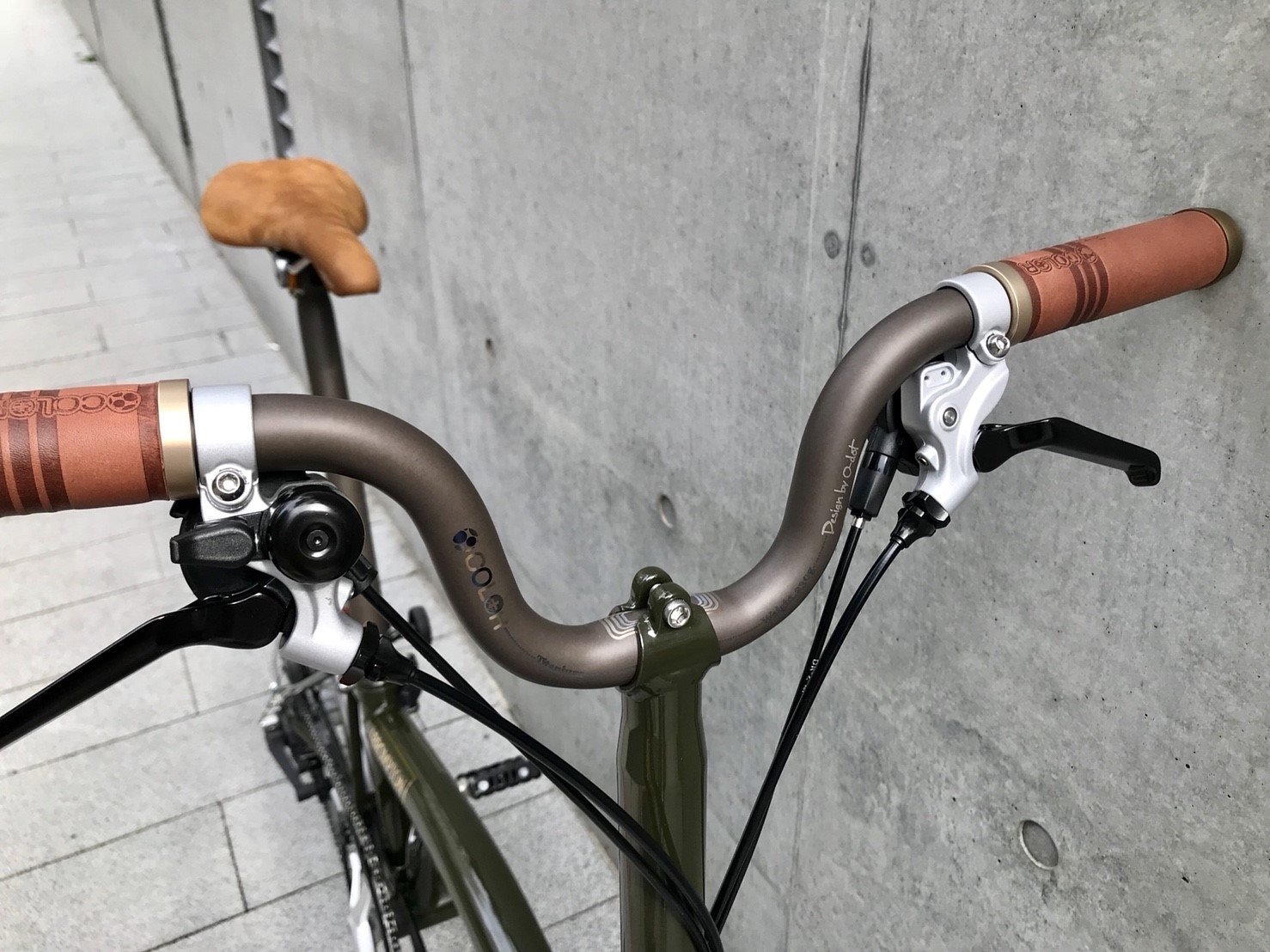 BROMPTON Premium Titanium Handlebar M bar black with Grips brown