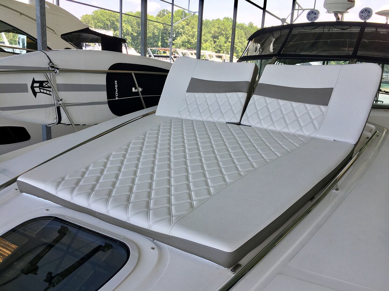 Store Marine Upholstery and Canvas