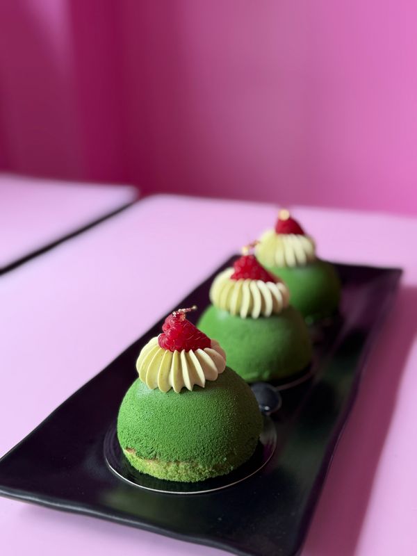 Pistachio mousse with Raspberry