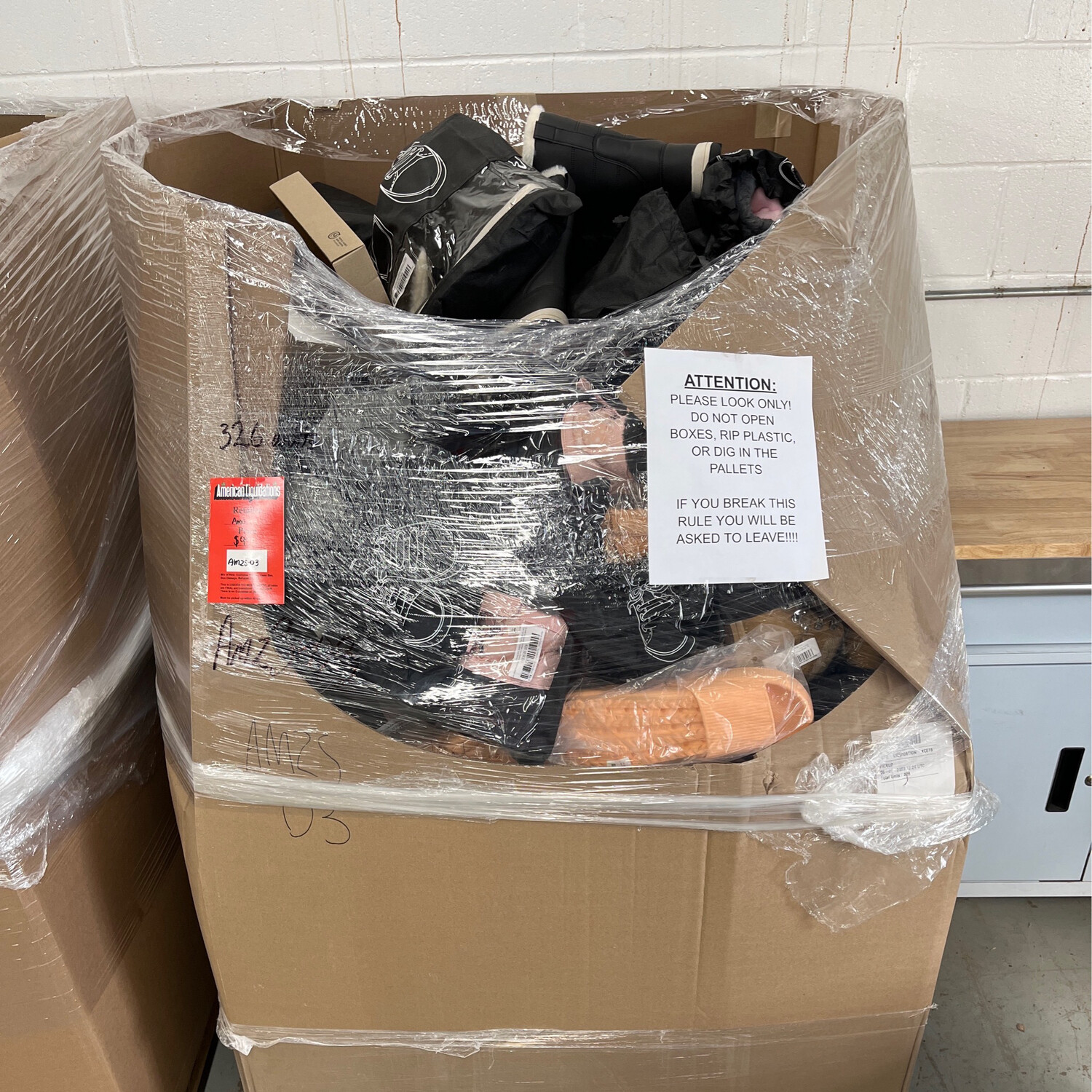 AMAZON ASSORTED SHOES AMZS03