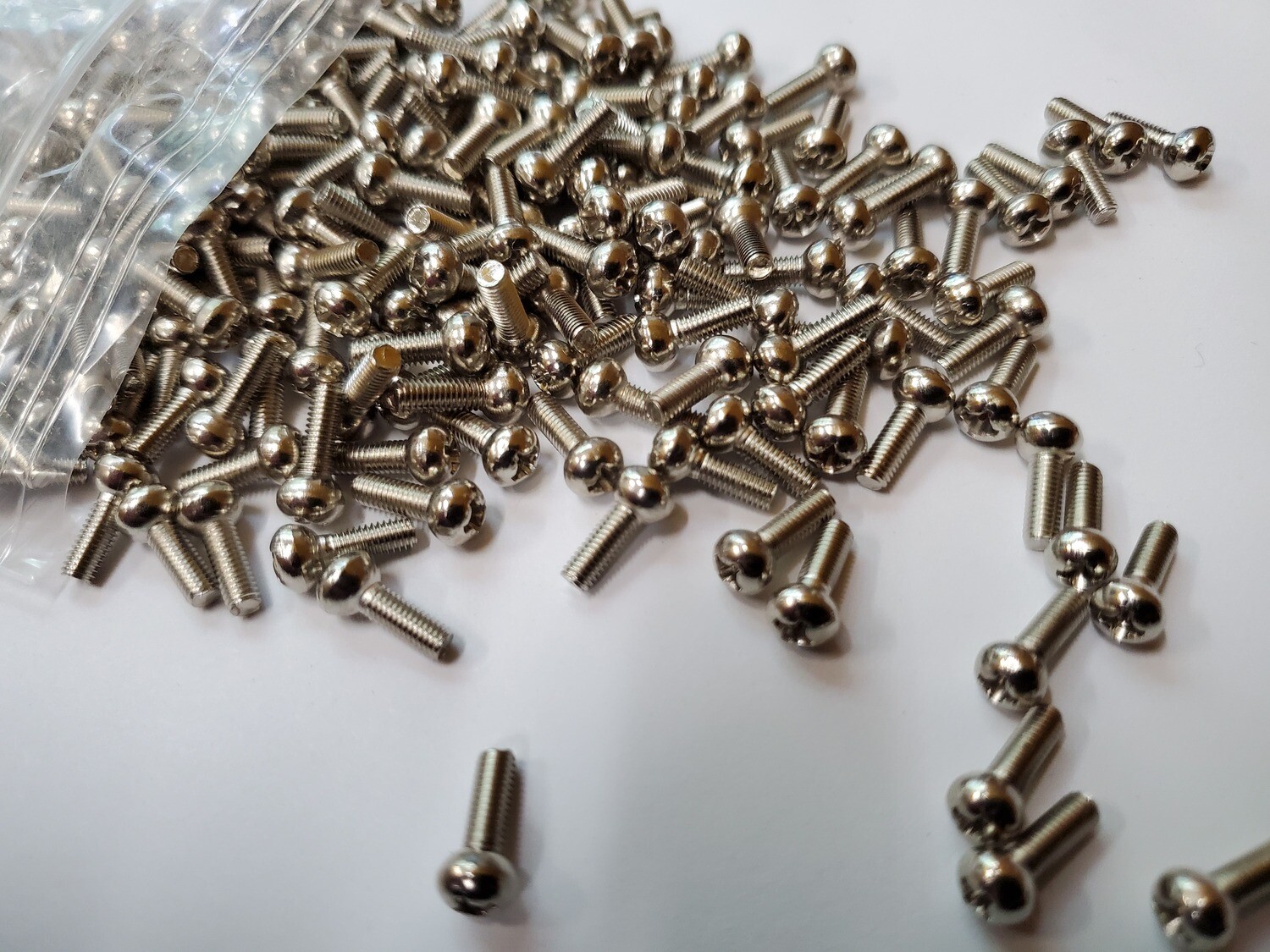 Ball end screws (8)