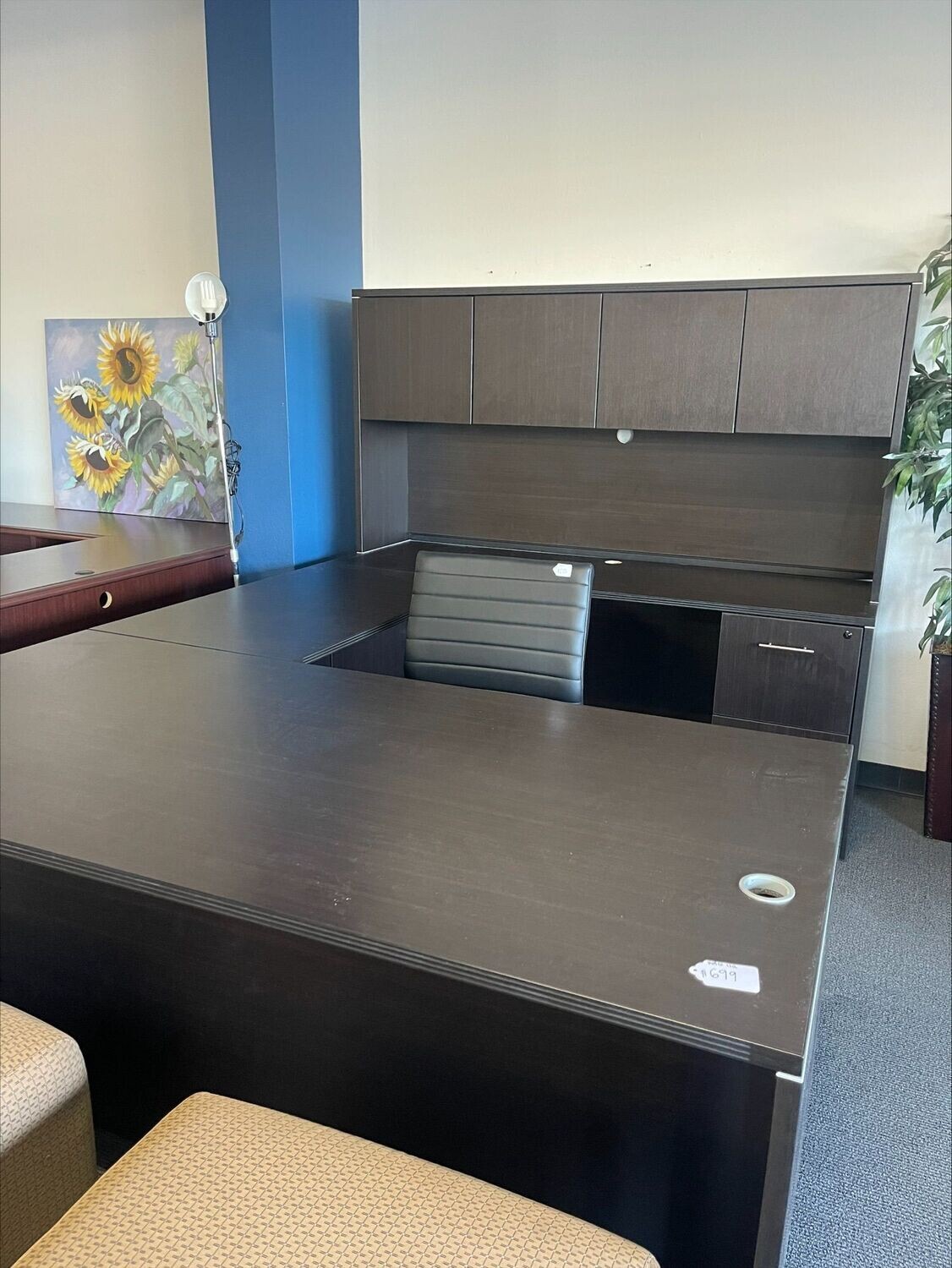 Right U Desk w/ Hutch