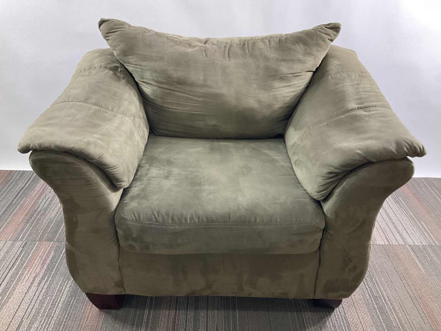 Olive Green Oversized Chair (B9OG14)