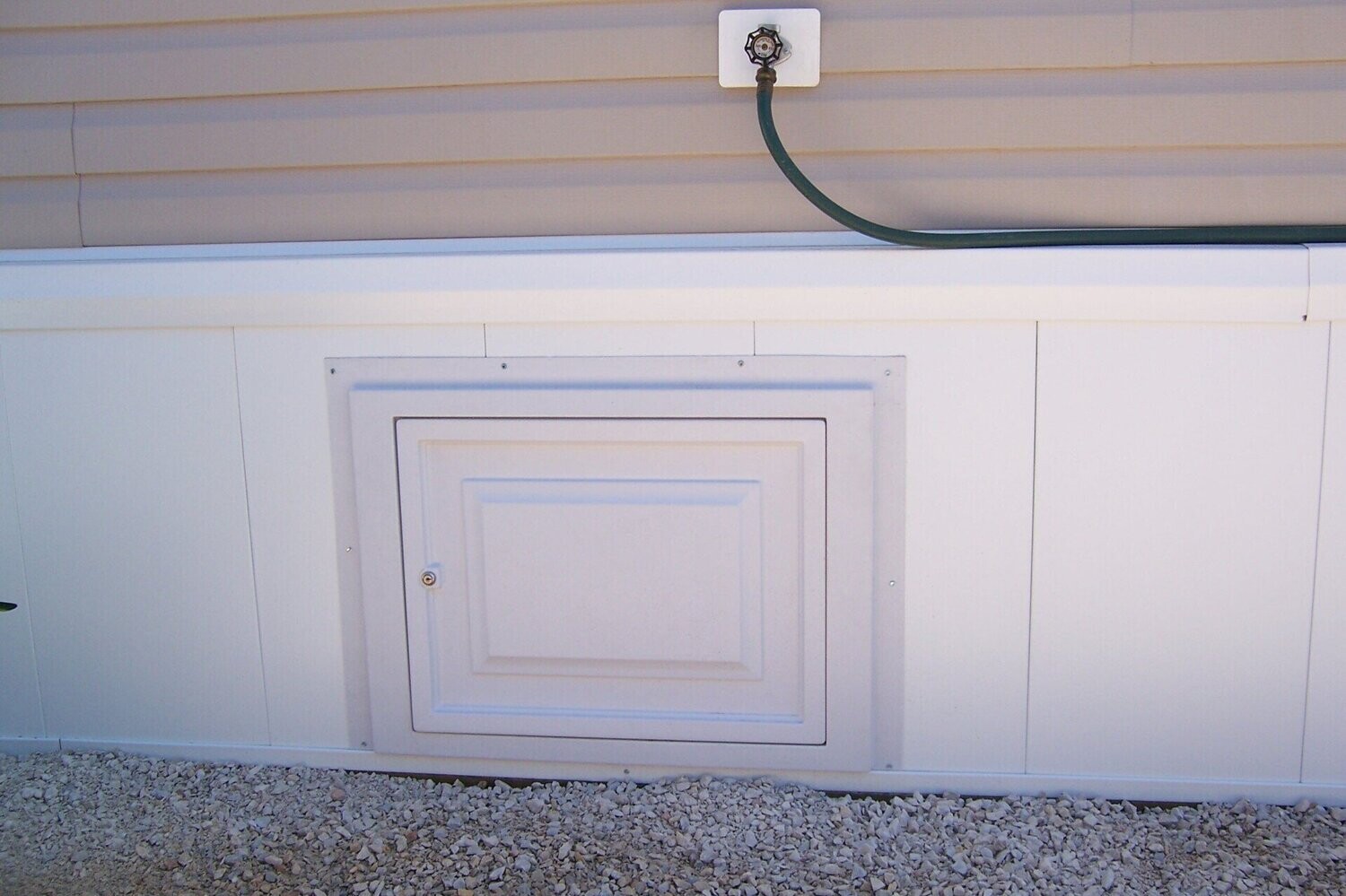 Access Doors for vinyl skirting and Rapid wall