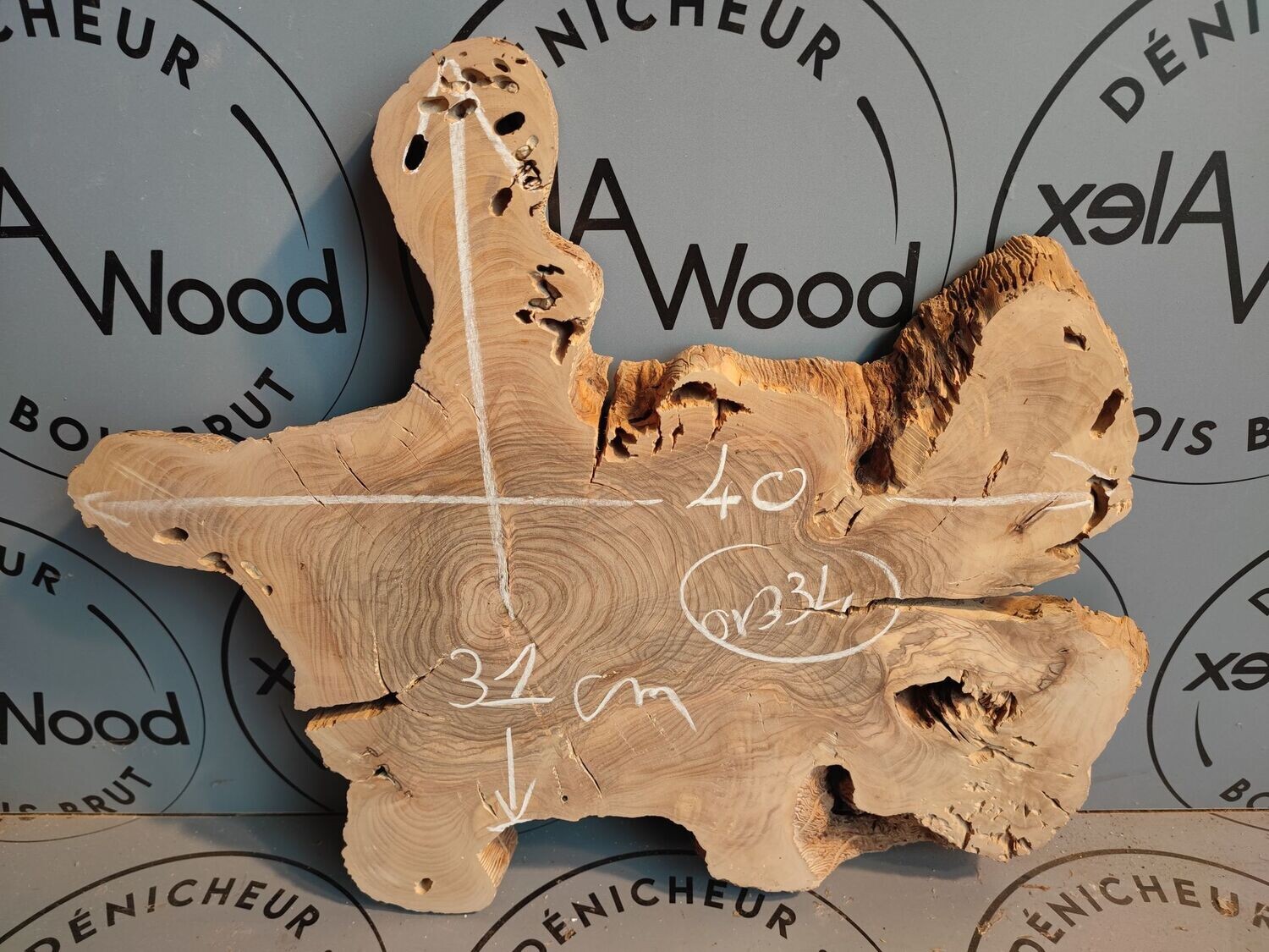 Plateau rondelle bois d'olivier idéal résine époxy