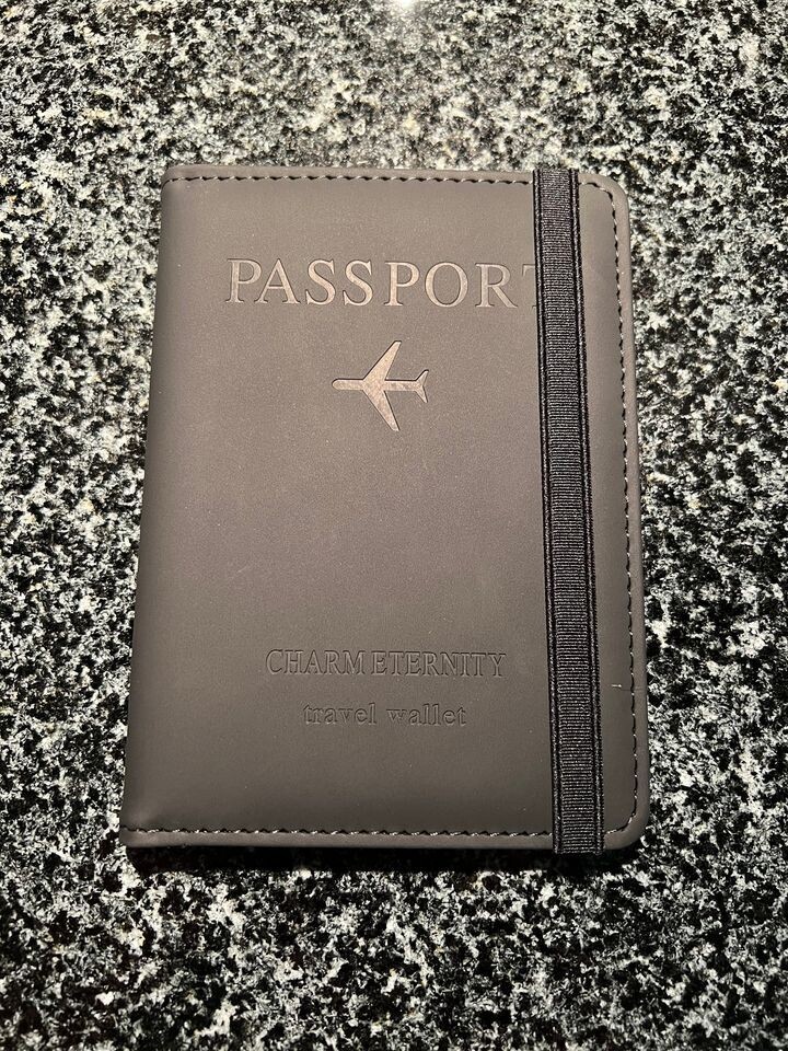Pass Etui für Reisepass (mit RFID Schutz) schwarz mit GRATIS Versand