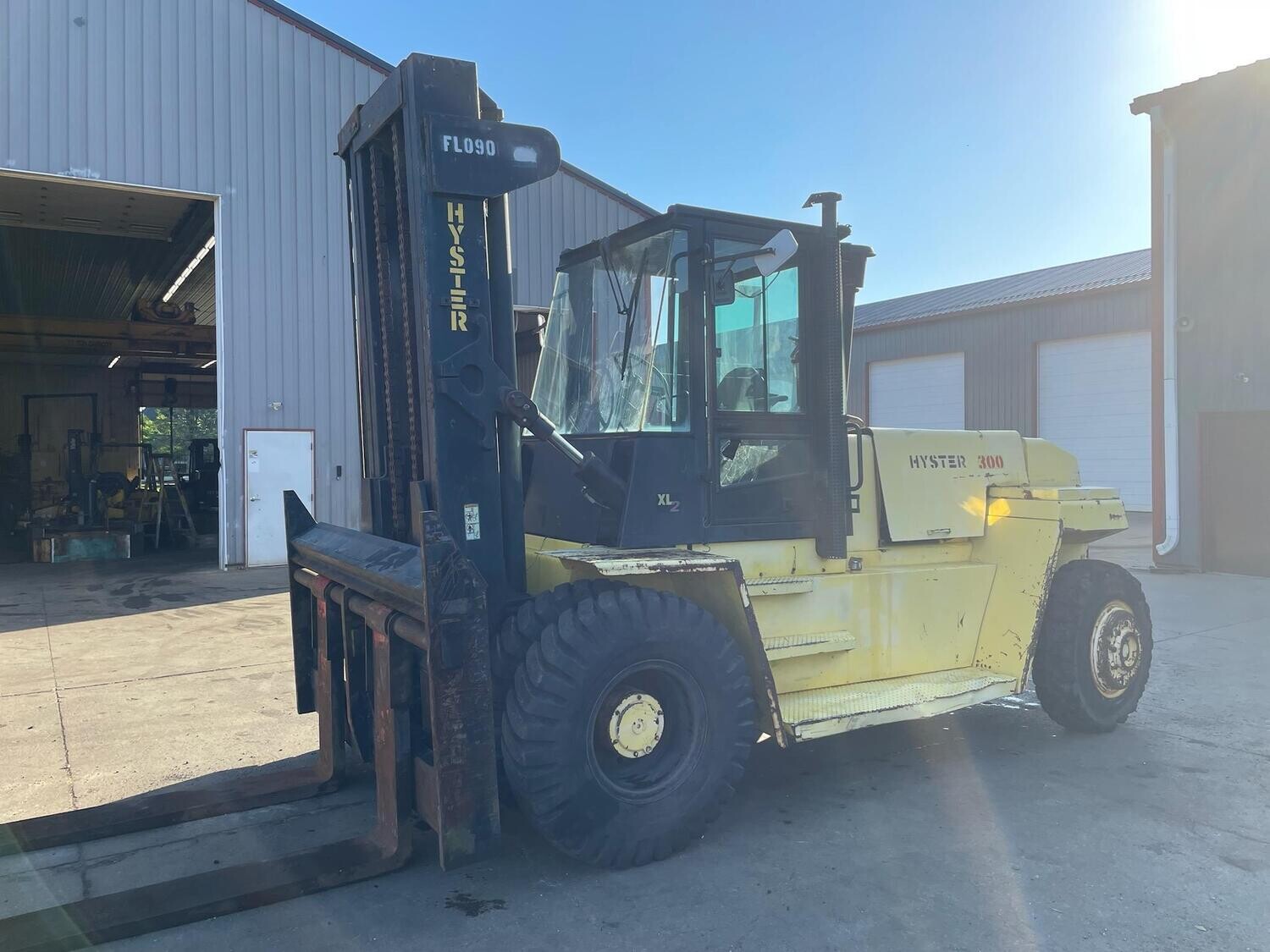 30-000-lb-hyster-h300xl2-forklift-for-sale-store-affordable-machinery