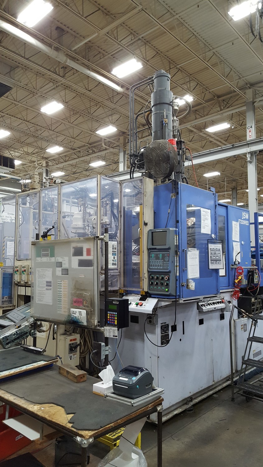 220 Ton Capacity JSW Injection Molding Machine For Sale Store