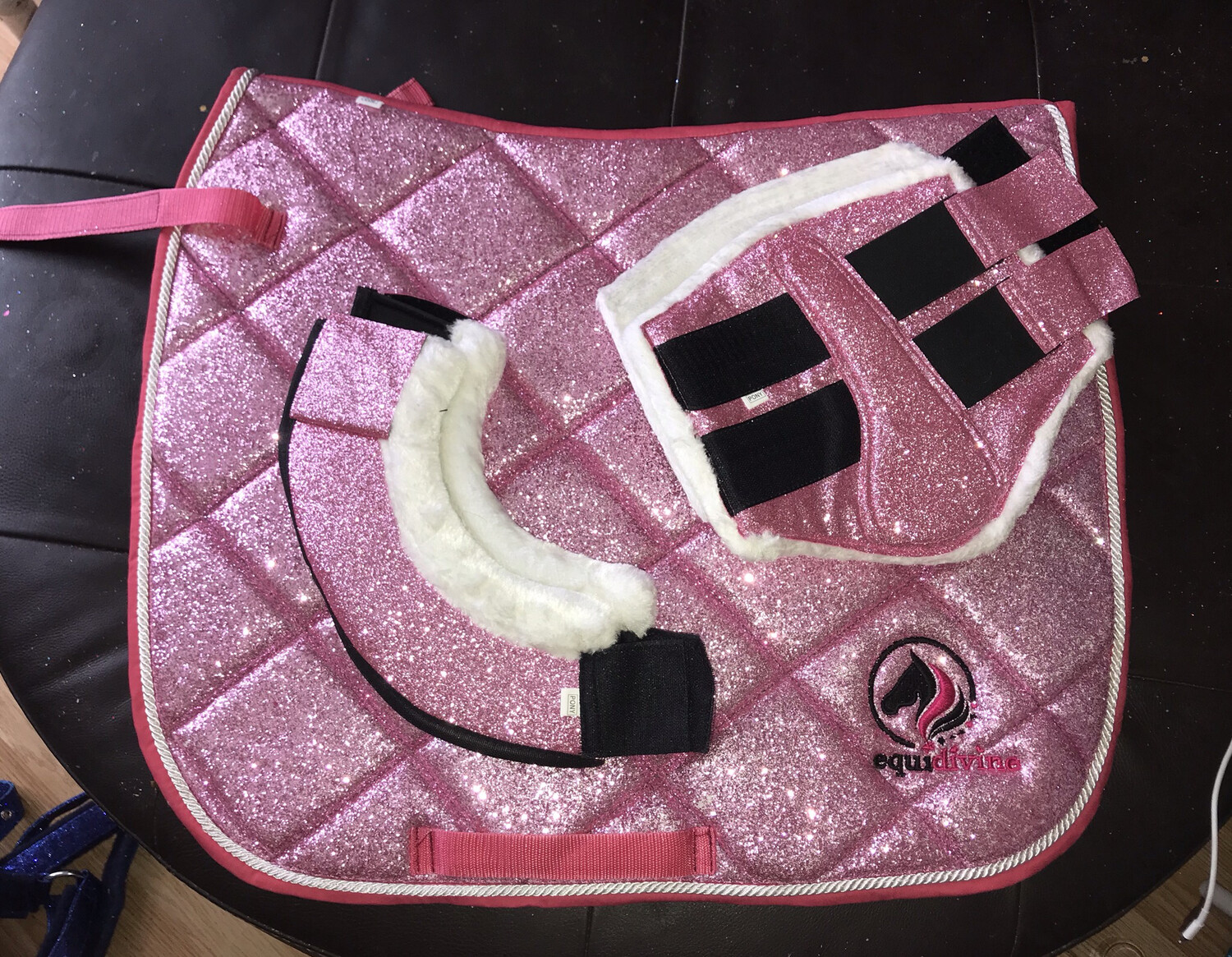 Glitter Saddle Pad And Boots Set