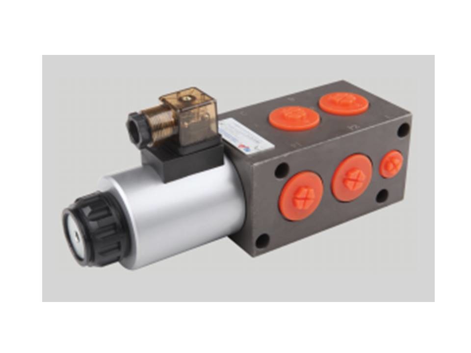 Six Port solenoid actuated Hydraulic diverter valve with 3/4 BSPP ports