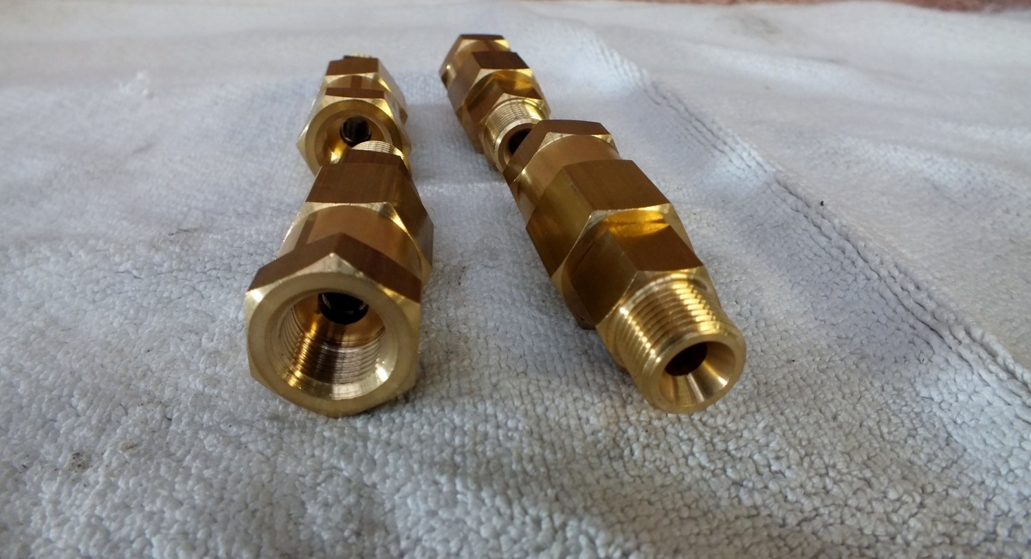 PRESSURE WASHER SWIVEL JOINER 3/8" 4050 psi / 40LPM