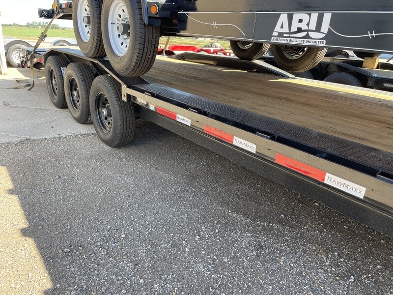 Rawmaxx Ldx32 Foot Triple Axle Gooseneck, Drive Over Fenders 37000Lb