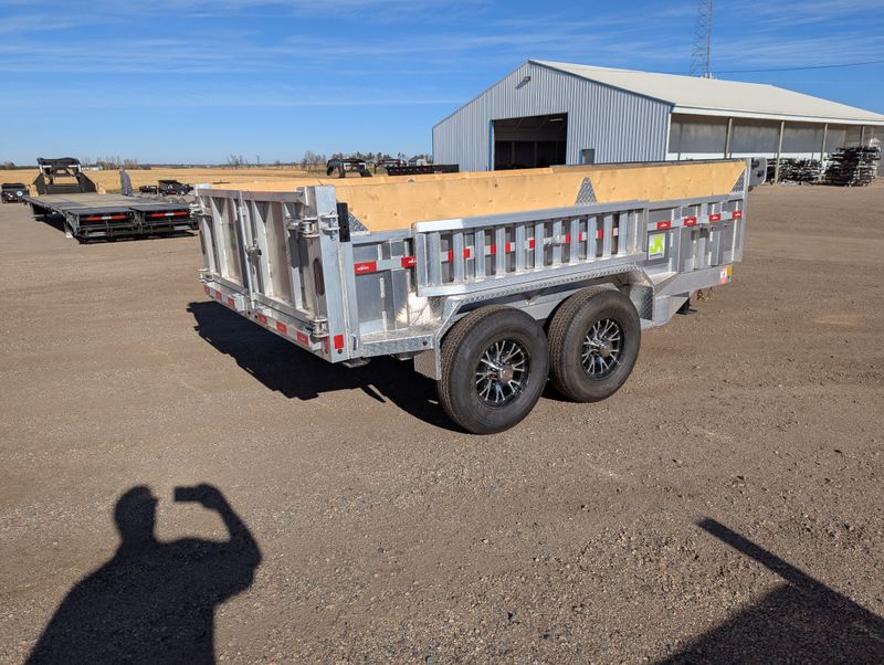 400000063560-large-3