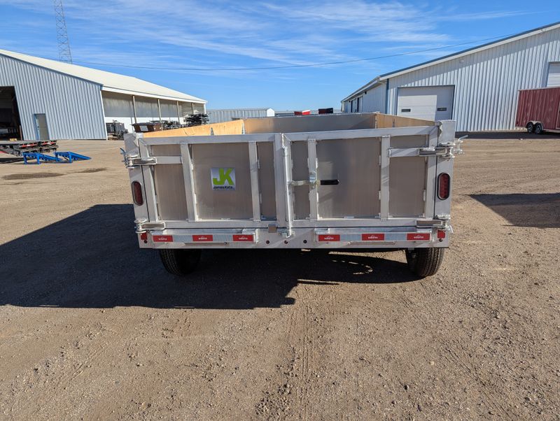 400000063560-large-4