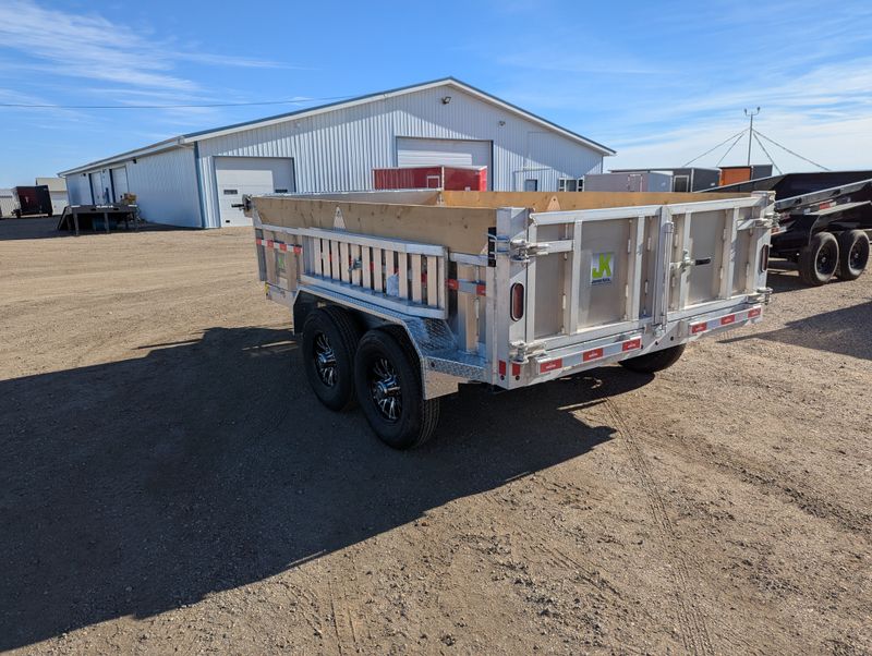 400000063560-large-7