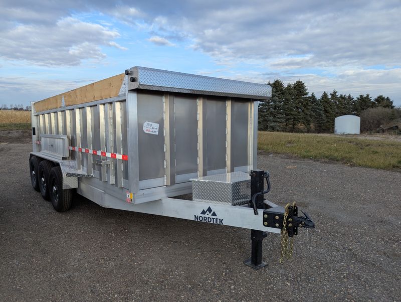 400000063577-large-3