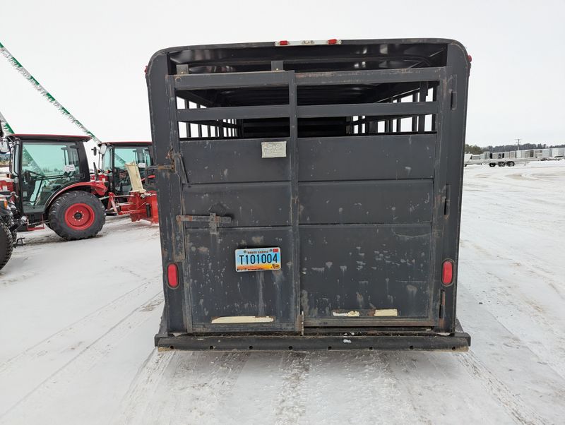 400000067100-large-3