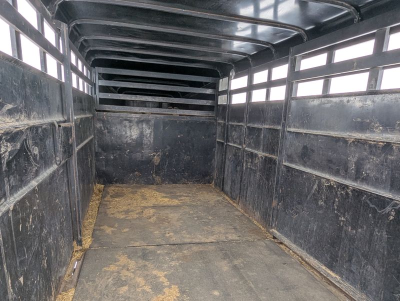 400000067100-large-6