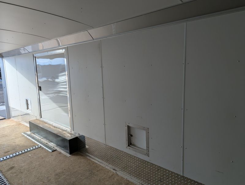 400000068466-large-11