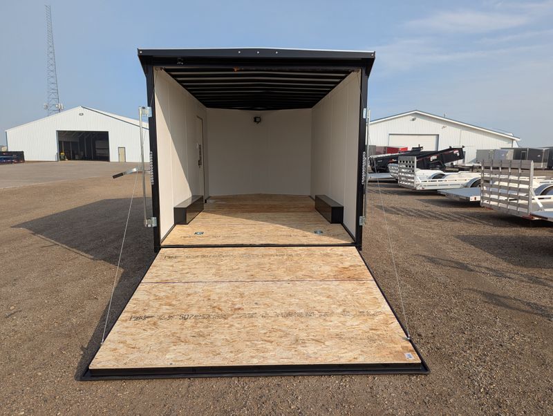 400000063003-large-7