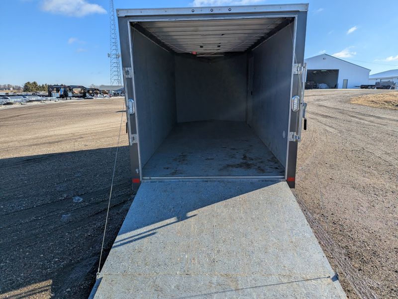 400000068565-large-8