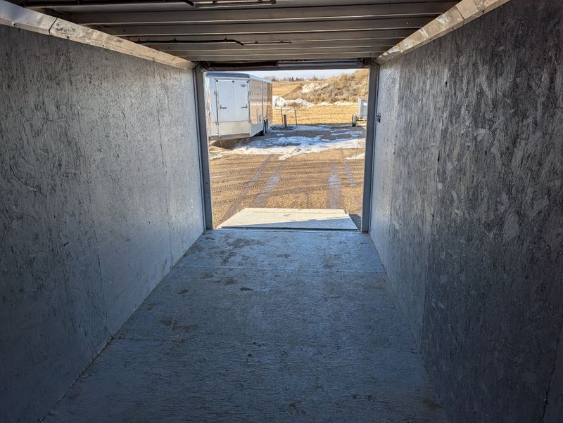 400000068565-large-9