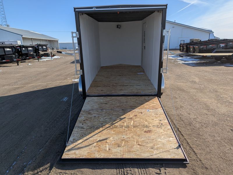 400000069241-large-8