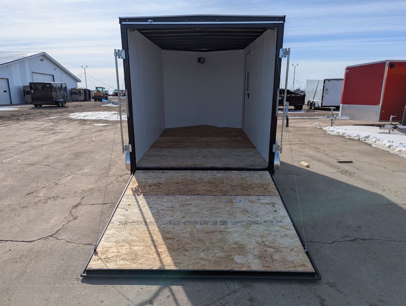 400000069357-large-7