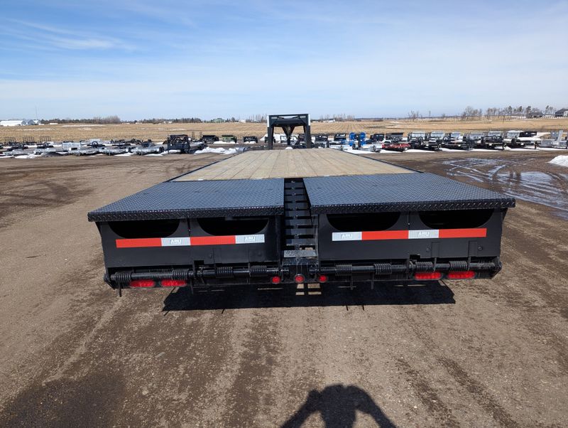 400000069425-large-4