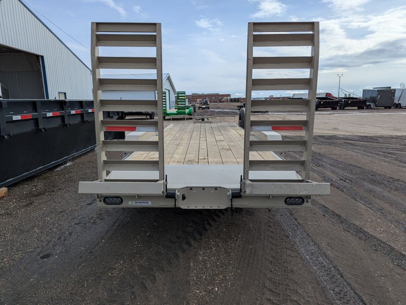 400000069661-large-4