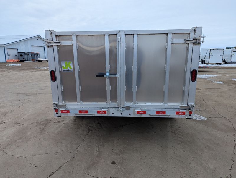 400000069944-large-4