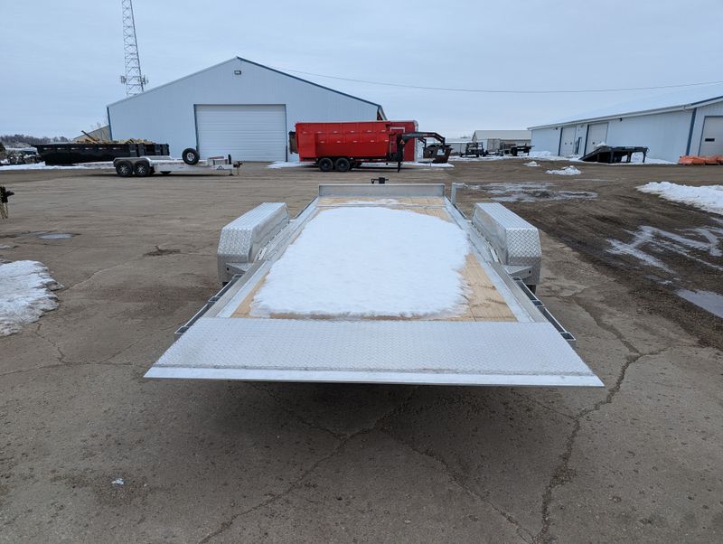 400000069937-large-4