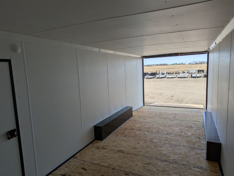 400000070018-large-8