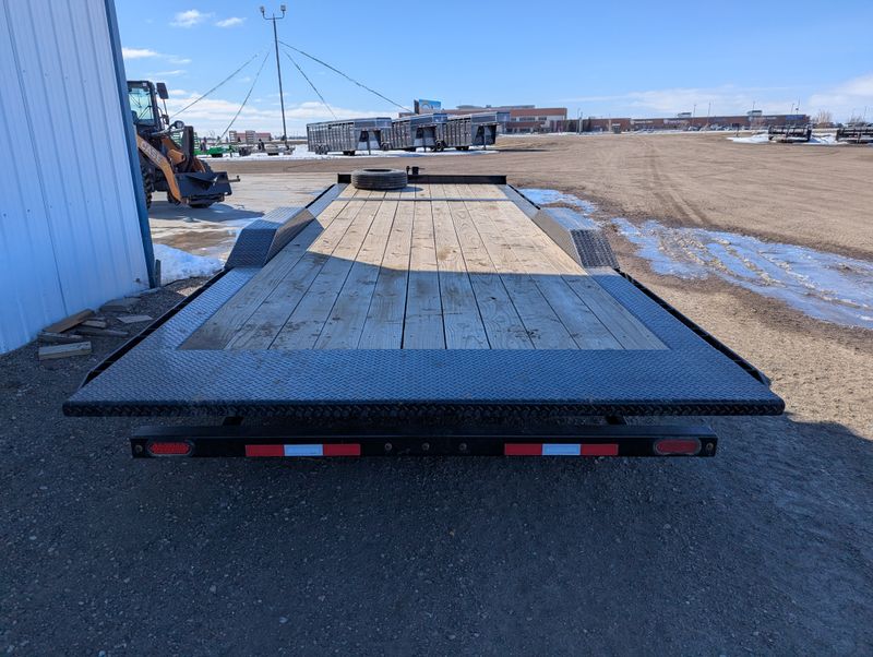 400000070704-large-6