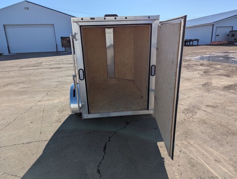 400000071077-large-8